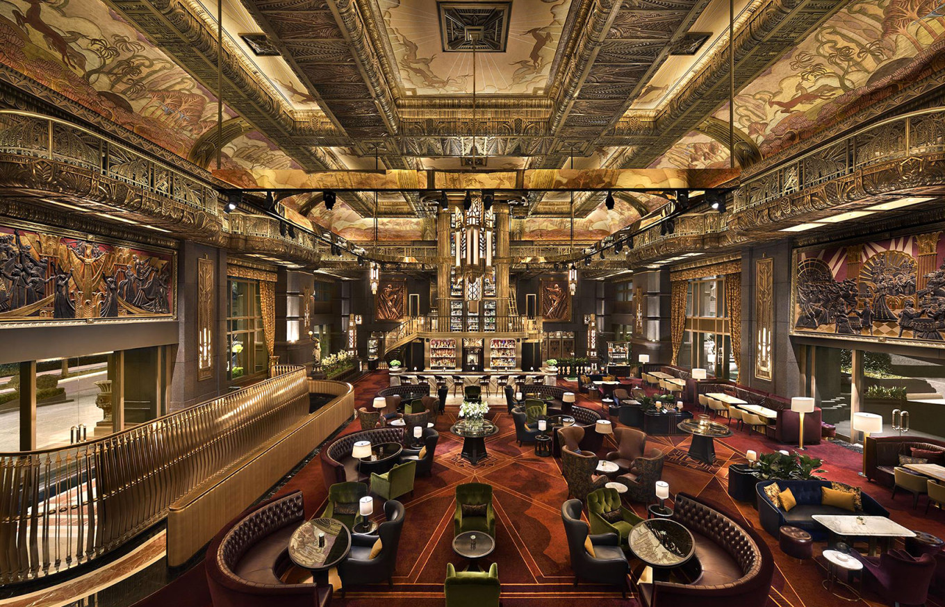 Рейтинг The World’s 50 Best Bars составляется по тем же правилам, что и The World’s 50 Best Restaurants. Жюри, куда входят профессионалы индустрии и дегустаторы, выбирает лучших тайным голосованием. В бюллетене для голосования необходимо указать семь заведений на свой выбор (три из них должны быть не из региона проживания голосующего), расположив их в порядке убывания.<br />
Четвертое место рейтинга-2020 – бар Atlas, Сингапур