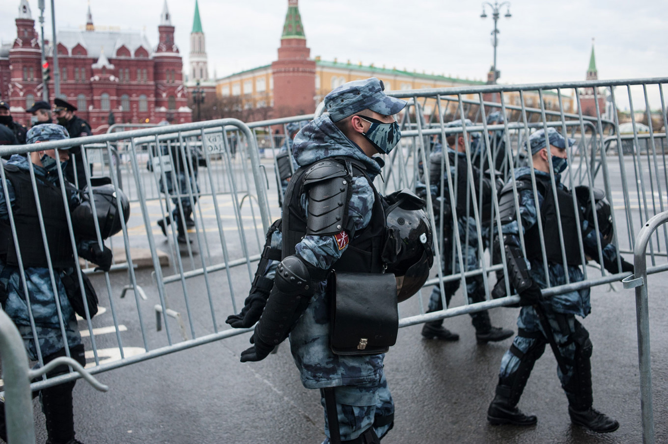 Манежную площадь в Москве огородили накануне митинга