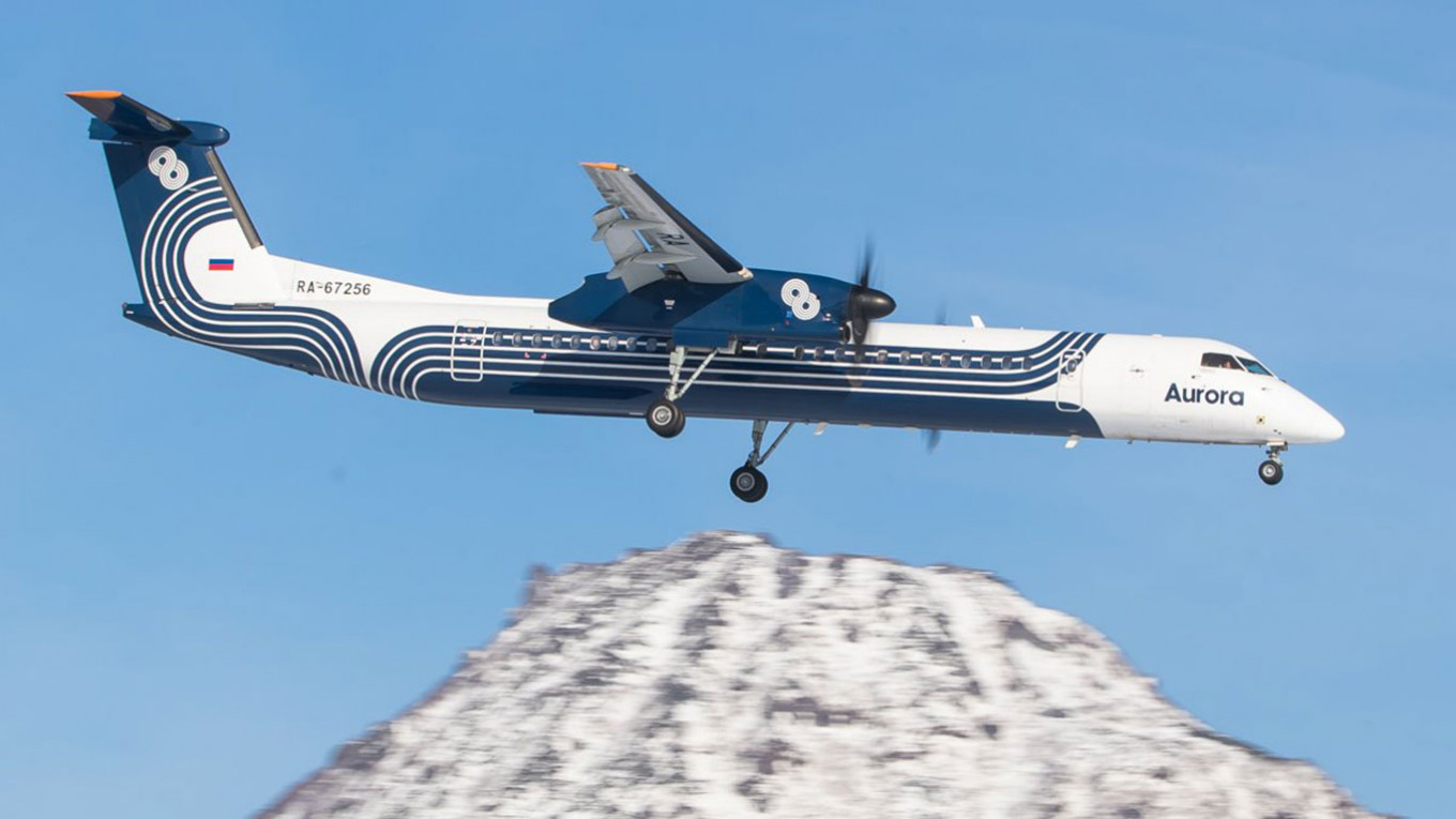 В ливрее «Авроры» (на снимке самолет Dash 8-400Q) будет летать только одноименная авиакомпания. По словам Константина Сухоребрика, для дальневосточного авиационного альянса по-прежнему рассматривается название «Тайга» Фото: facebook авиакомпании «Аврора»