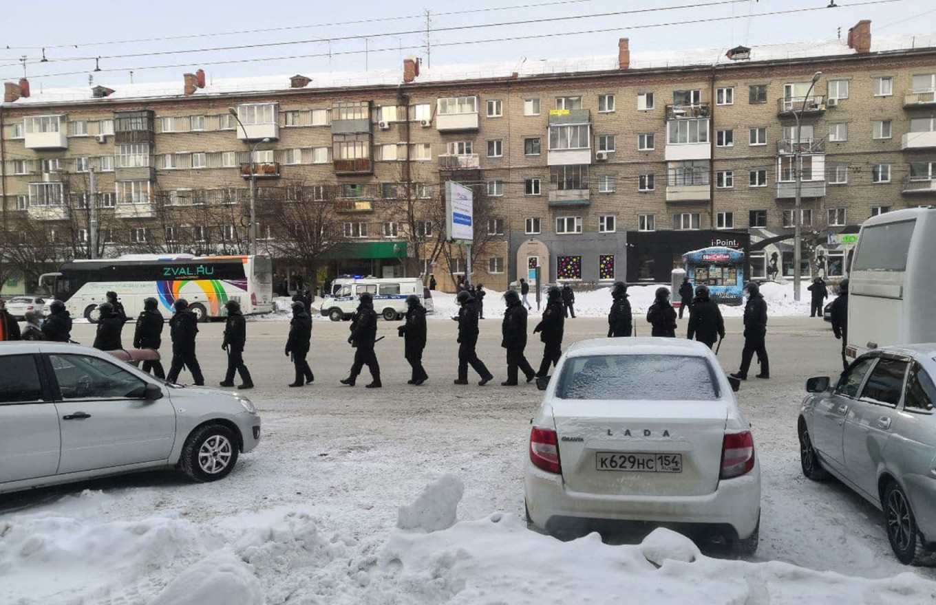 Новосибирск. Подступы к месту сбору перекрыты по основным улицам