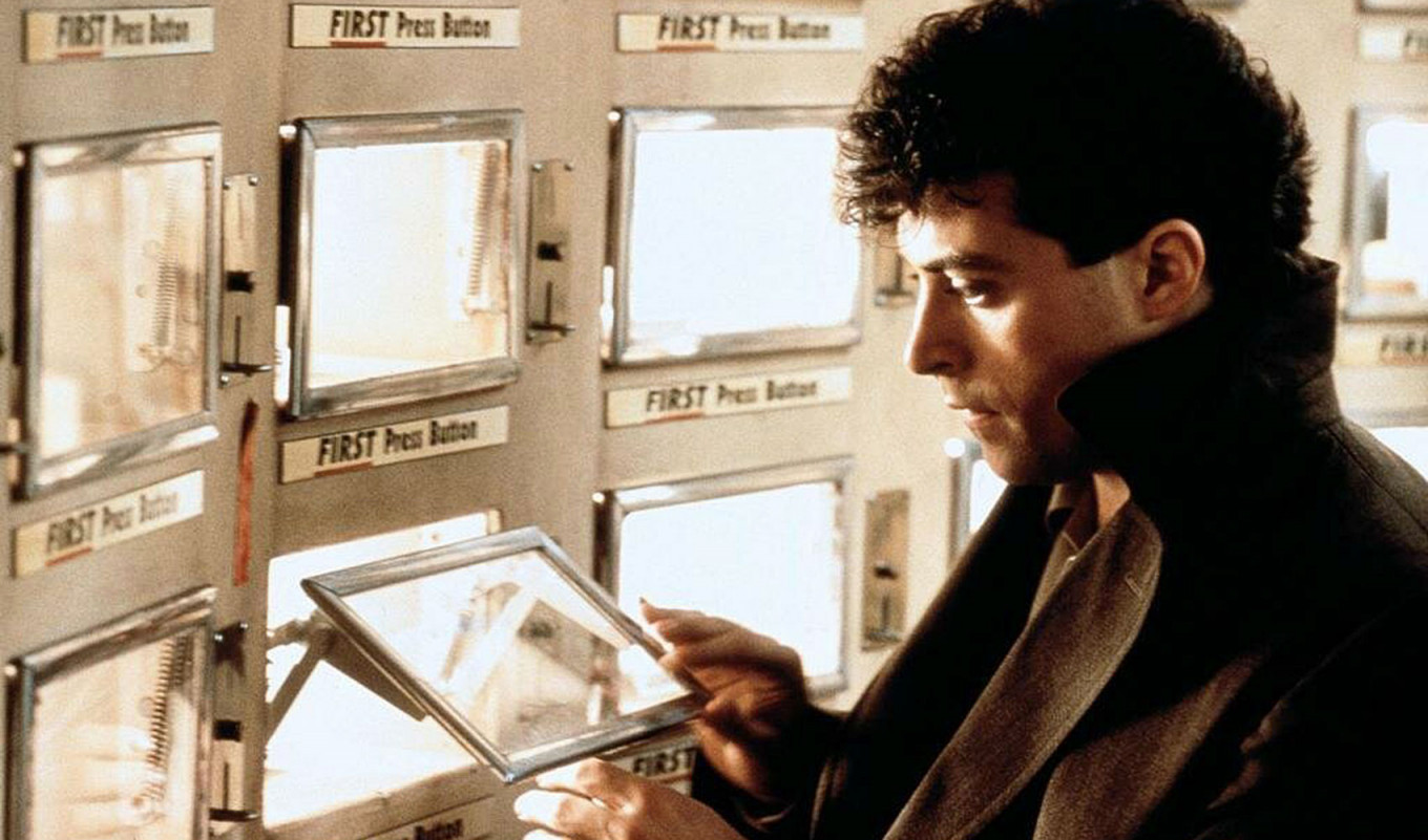 Кадр из фильма «Темный город» (1998)