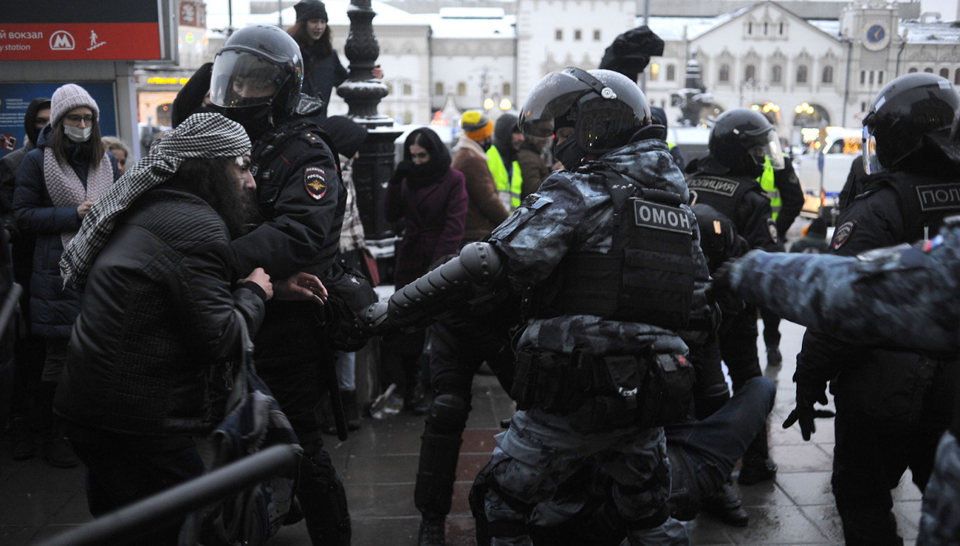 Комсомольская площадь