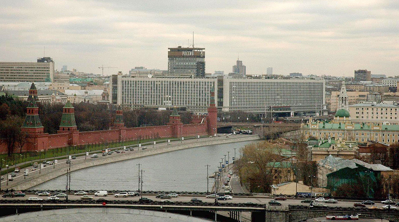 Гостиница «Россия», 2004 год