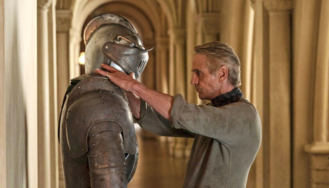 
								 				Кадр из сериала «Хранители»			