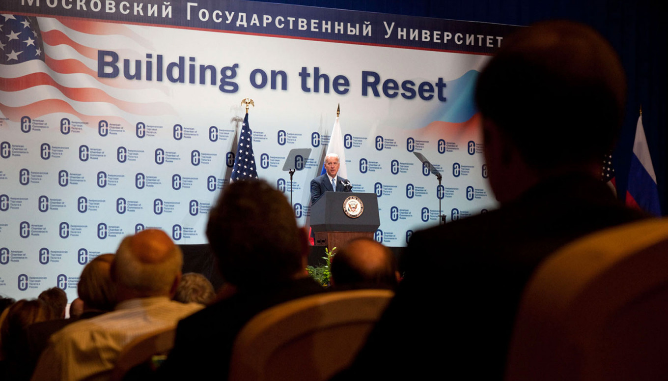Джо Байден говорит речь перед студентами МГУ, 2011 г.