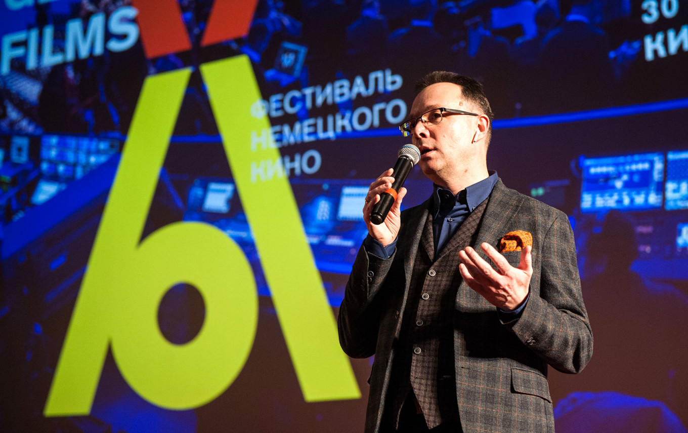 Перед показом ленту представил издатель VTimes Александр Губский. <br />
«Форум» был снят к 50-летию Всемирного экономического форума в Давосе и рассказывает историю саммита, а также пробует написать портрет его создателя – швейцарского профессора Клауса Шваба. Организаторы впервые пустили камеры за кулисы форума, многие съемки – уникальны