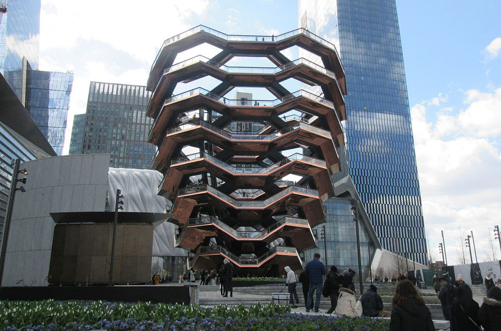 Смотровая площадка Vessel по проекту Томаса Хизервика в Нью-Йорке