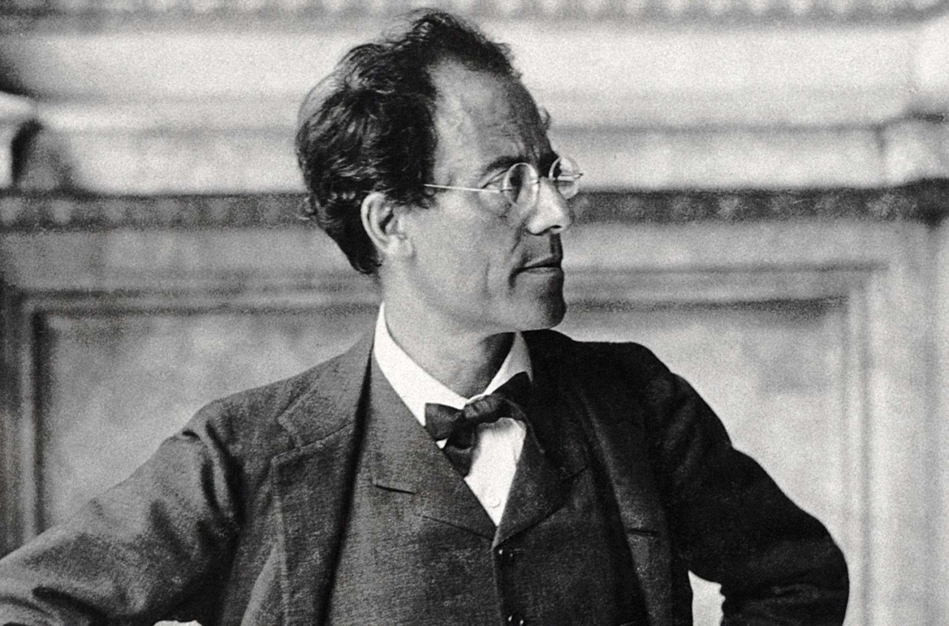 Густав Малер, австрийский музыкант, чья слава дирижера при жизни заслоняла успех его гениальных симфоний. В разные годы руководил Венской оперой и Метрополитан опера в Нью-Йорке