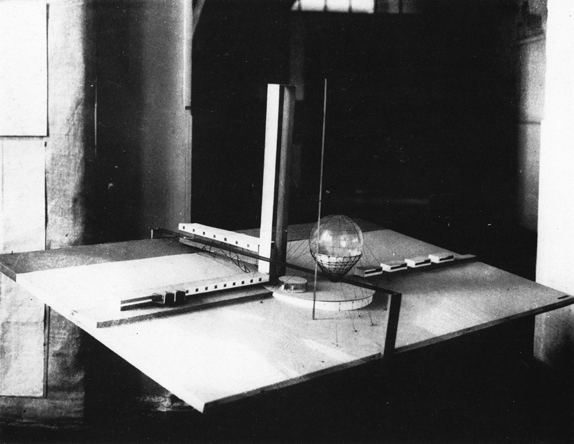 Иван Леонидов. Дипломный проект на тему «Институт библиотековедения им. Ленина» на Ленинских горах в Москве. Мастерская Александра Веснина. Журнал «Современная архитектура», 1927 