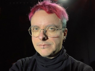 Александр Дельфинов