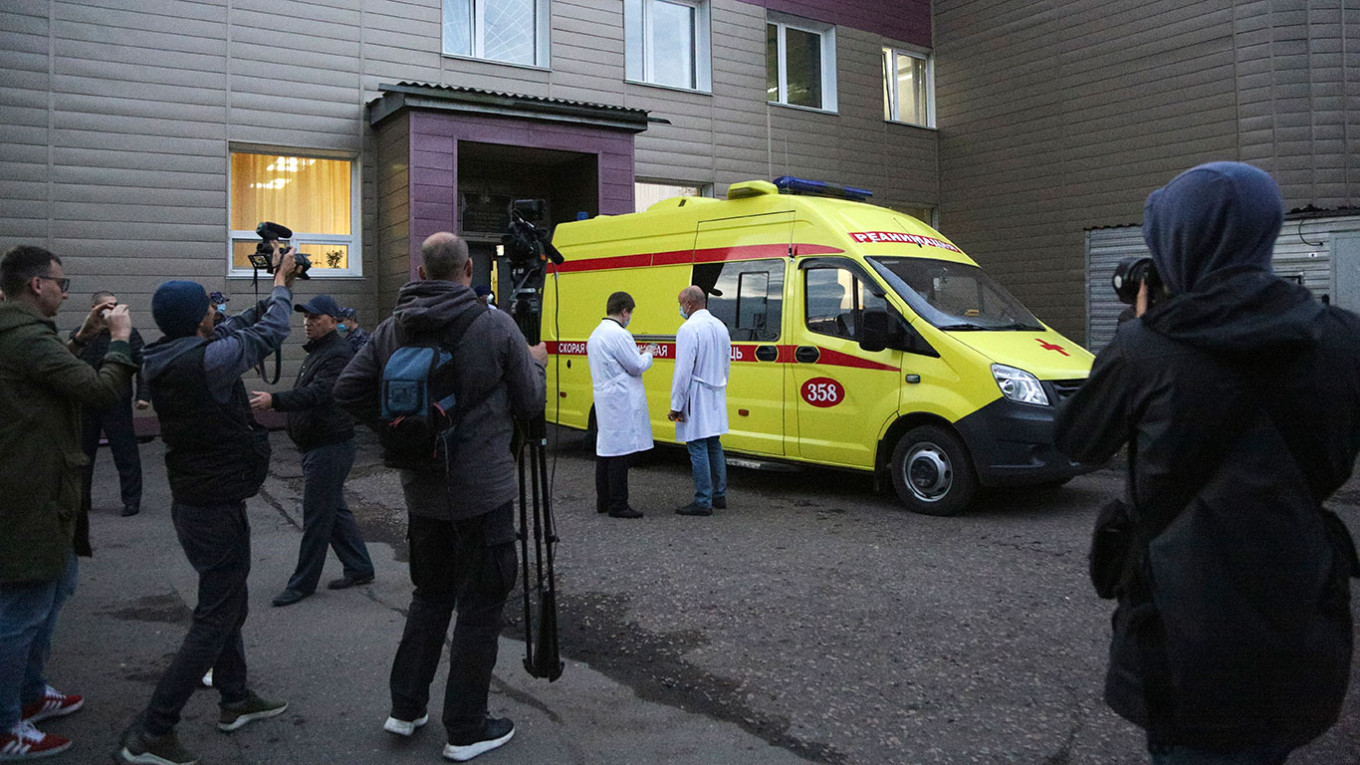 Транспортировка Алексея Навального из омской больницы в немецкую клинику «Шарите».