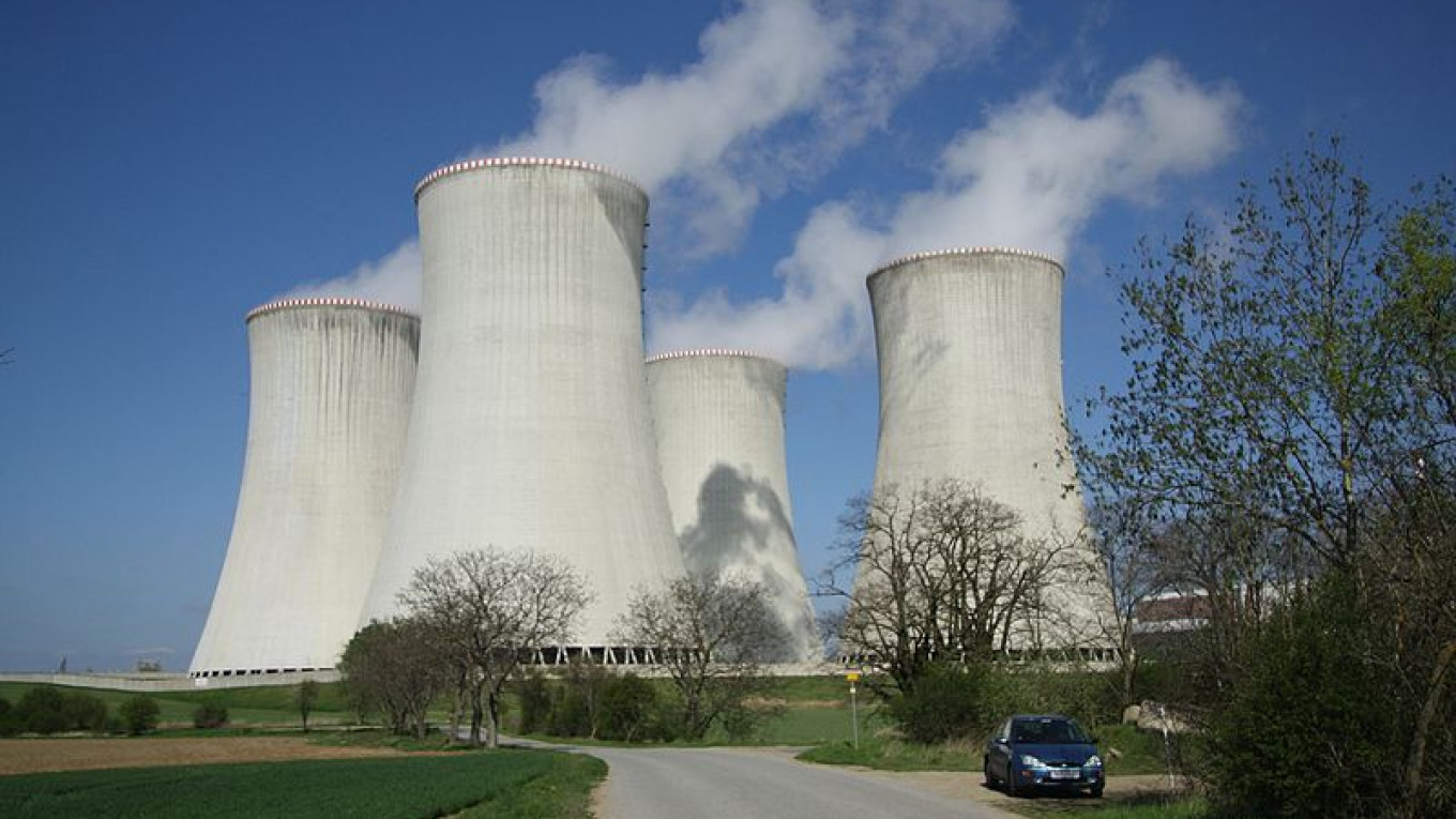 Градирни АЭС «Дукованы» в Чехии