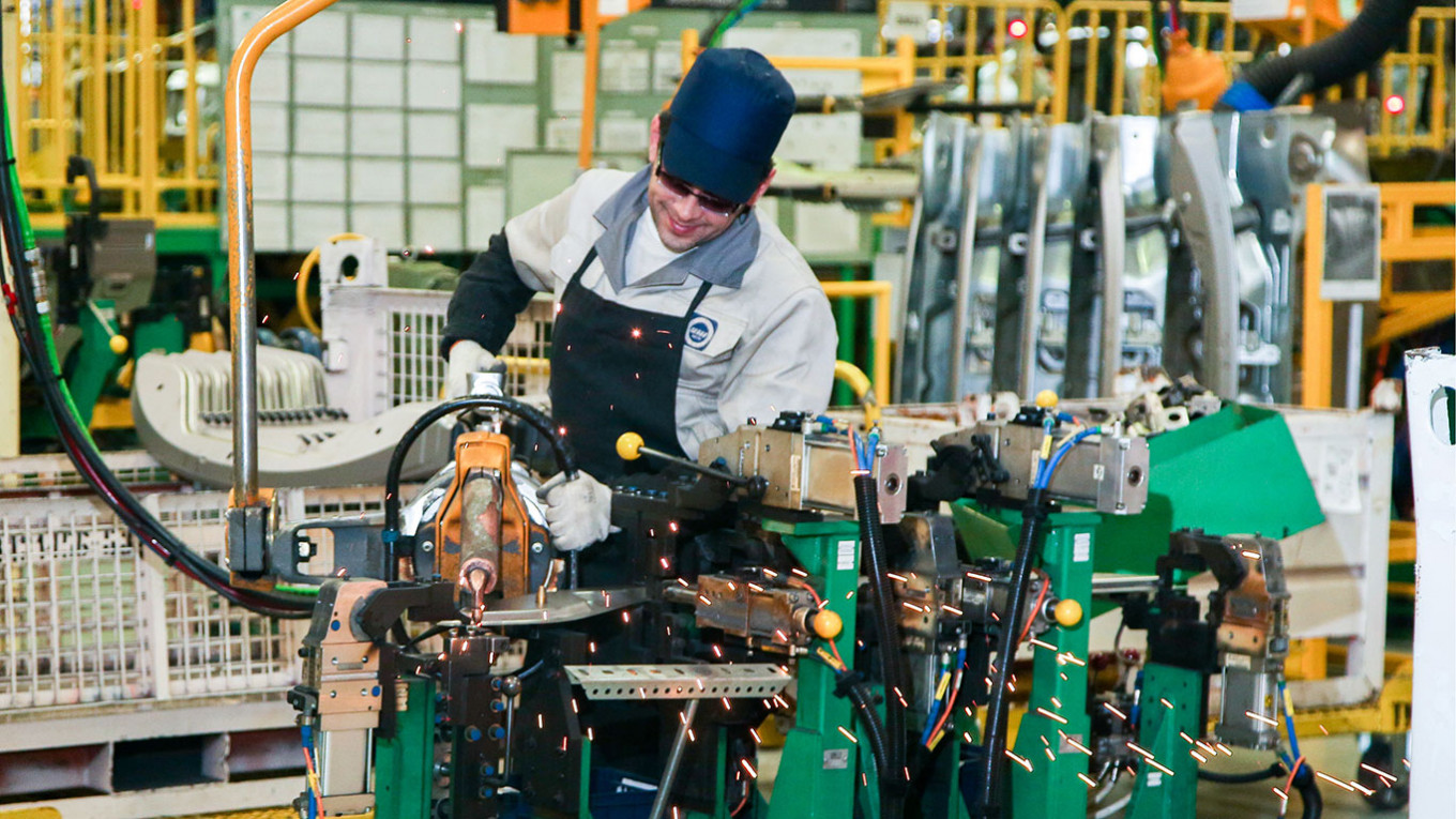 Производство автомобилей Lada на Ижевском автомобильном заводе