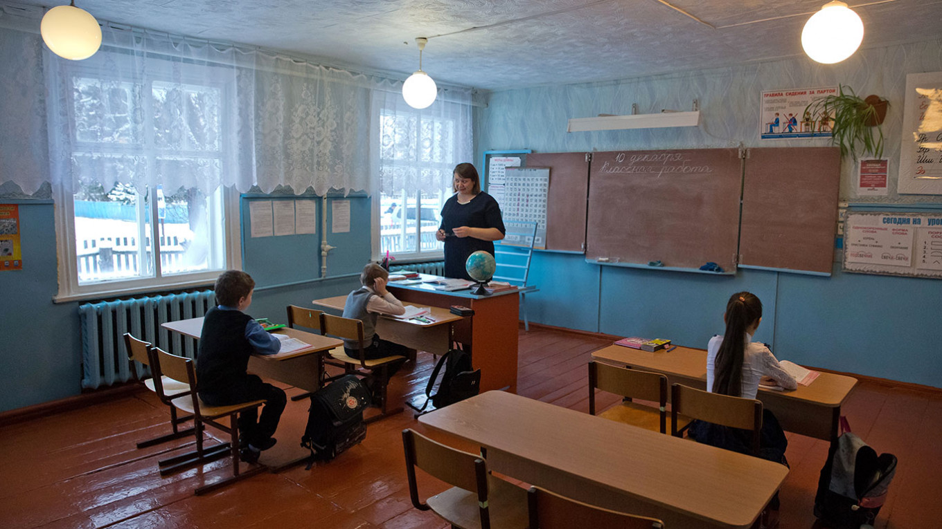 Сельская малокомплектная школа в Омской области