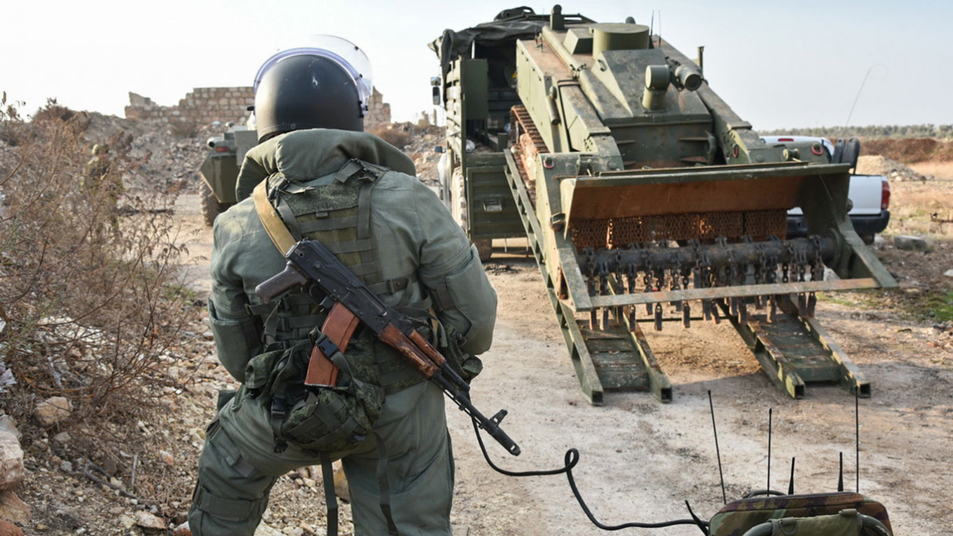 Работа саперов Международного противоминного центра Министерства обороны России в Алеппо