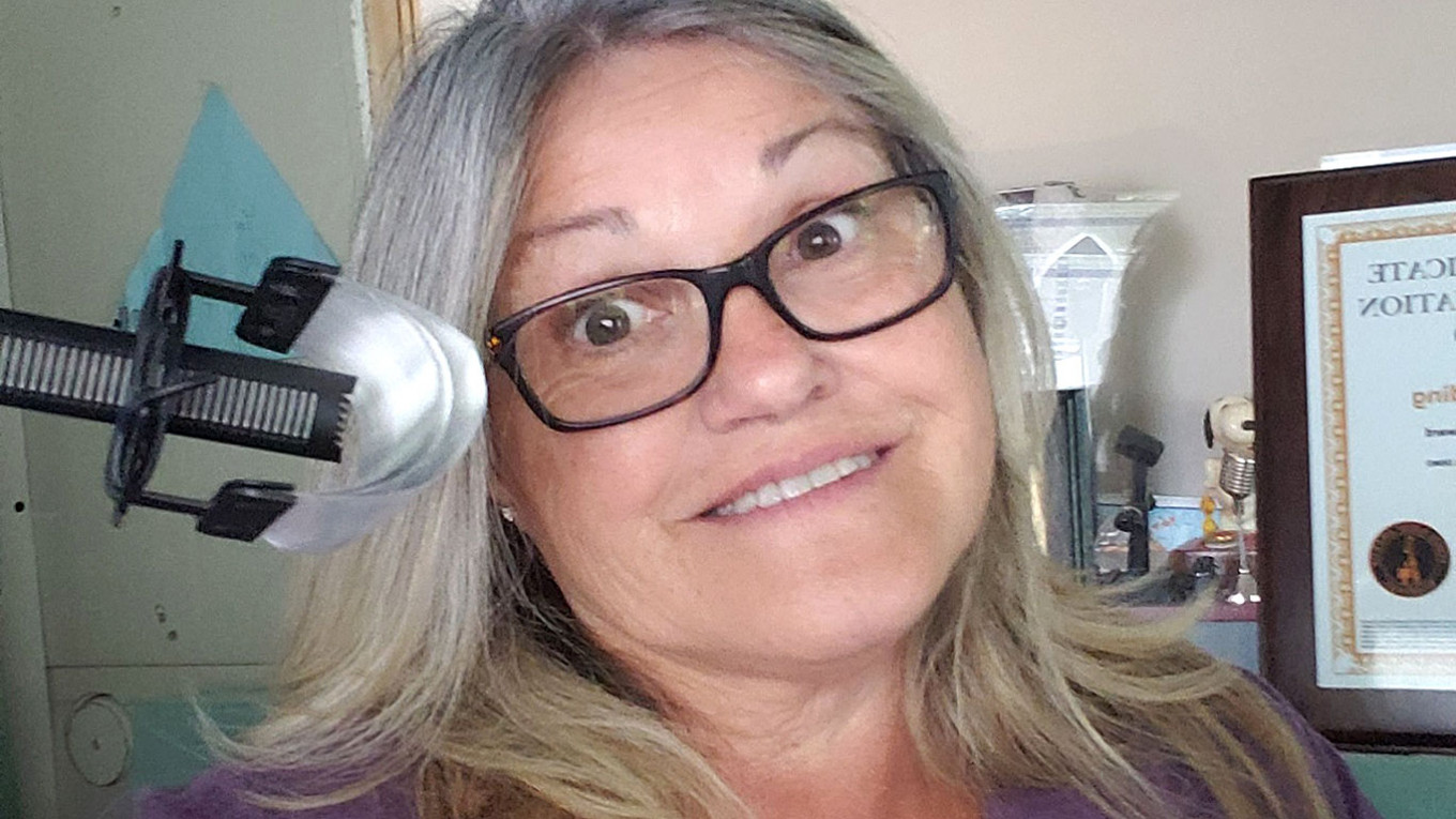 Актриса озвучки Беверли Стэндинг