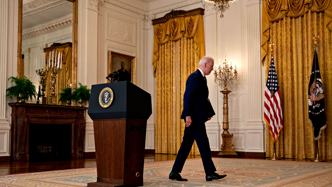 Джо Байден после объявление о введении новых санкций против России