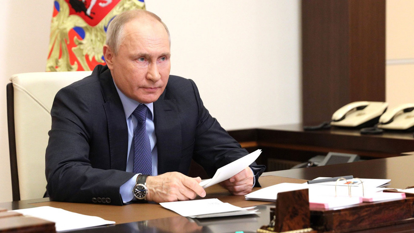 Владимир Путин на заседании Российского организационного комитета «Победа» (в режиме видеоконференции)