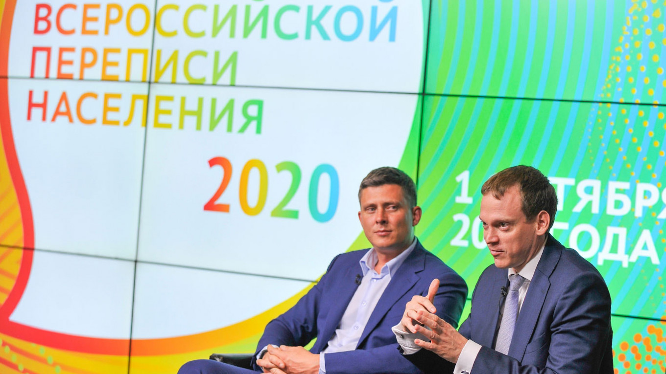 Павел Смелов (слева) и Павел Малков на пресс-конференции, посвященной подготовке к первой цифровой Всероссийской переписи населения.