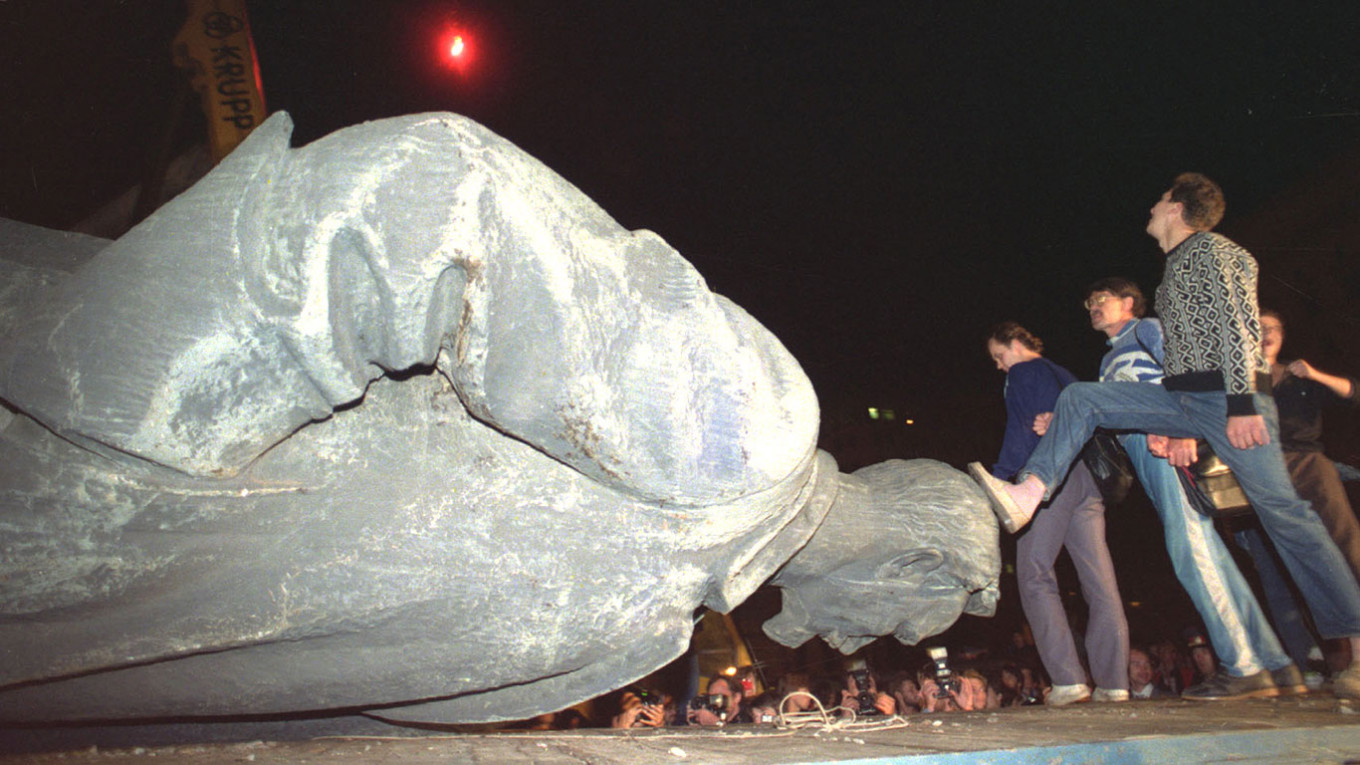Демонтаж памятника Феликсу Дзержинскому в Москве, 1991 год