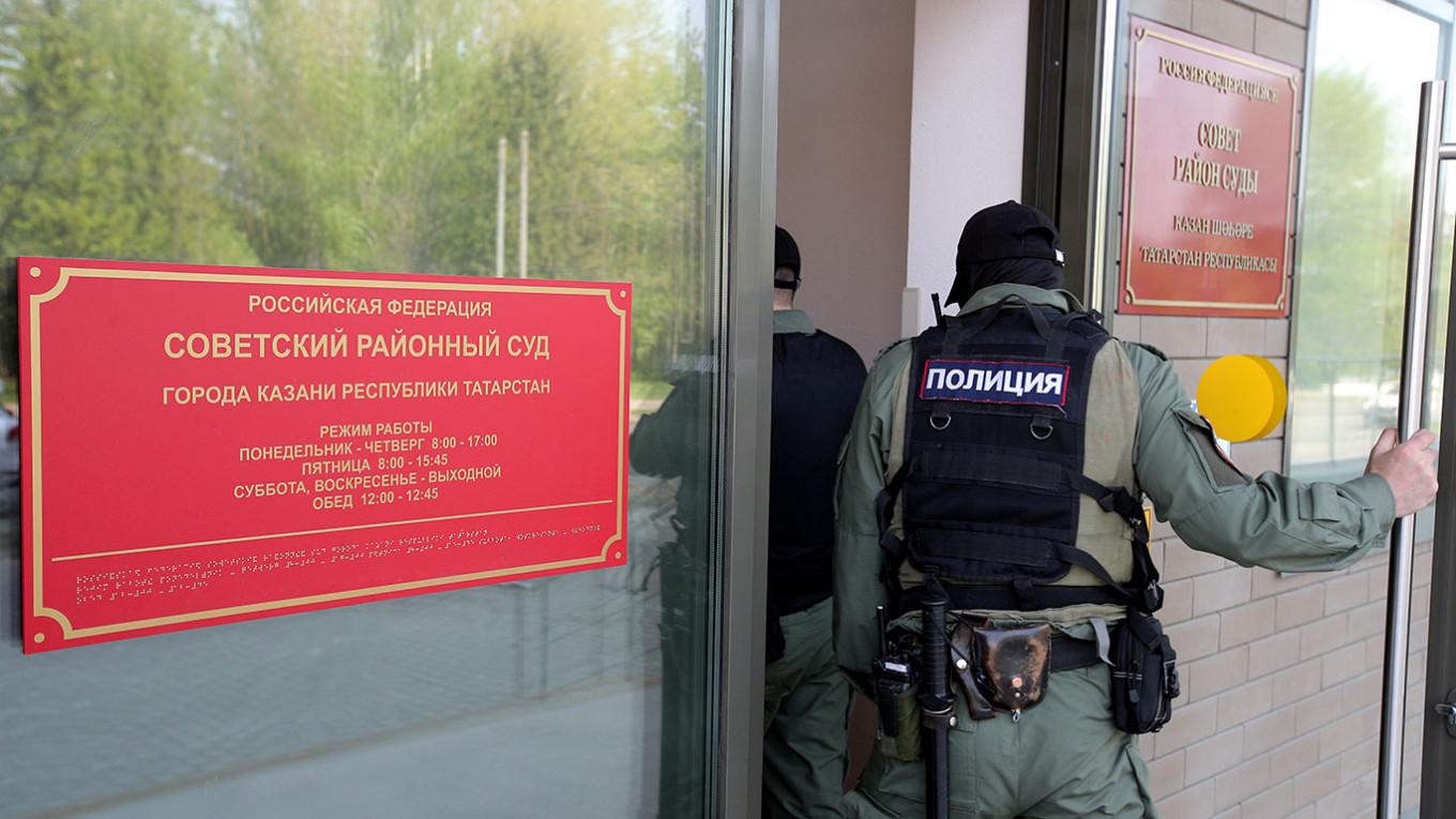 Избрание меры пресечения Галявиеву, устроившему стрельбу в школе в Казани