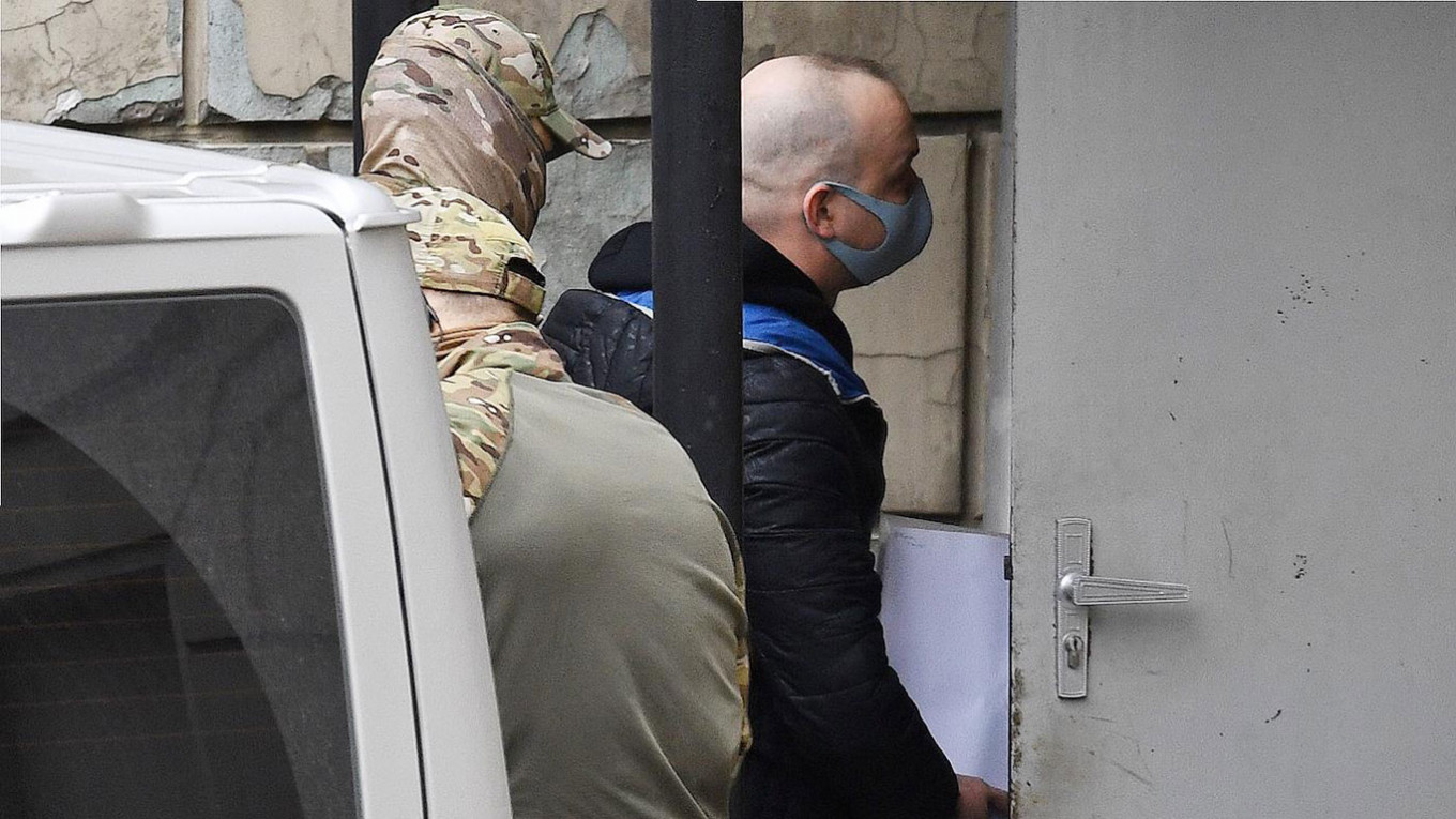 Иван Сафронов у Лефортовского суда