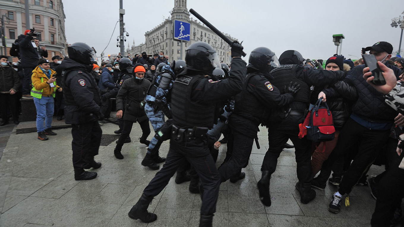 Митинг в поддержку Алексея Навального в Москве